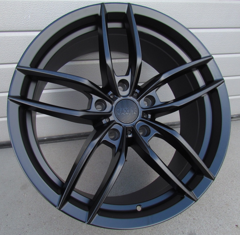 R20x8.5  5X114.3  ET  35  73.1  HX017  (BYD1407)  Gloss Black (GB)  For HAXER  (Z1)