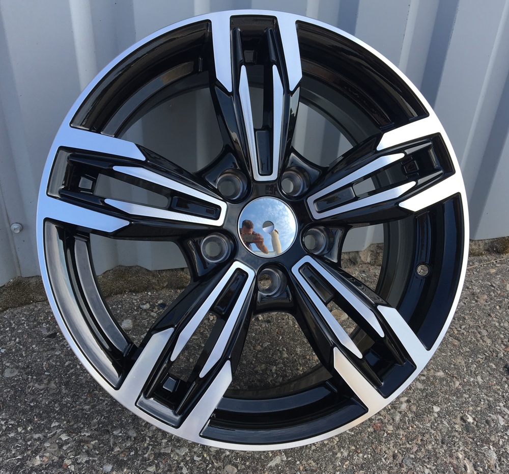 R15x6  4X114.3  ET  35  67.1  LU418  Black Polished (MB)  For RACIN  (K3)